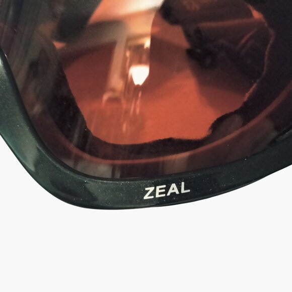 Zeal Optics Goggles Ski Snowboard Red Lens Leopard Lining Adjustable Strap - Picture 11 of 11